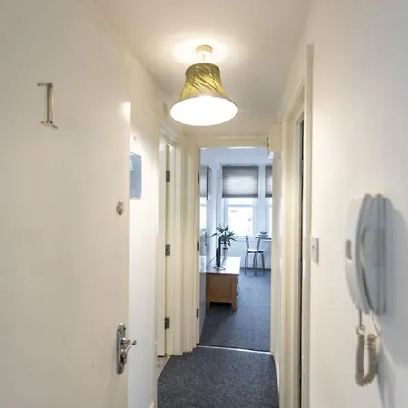 Flat 1 Sunnyside Contractor Long By Shortstayuk *