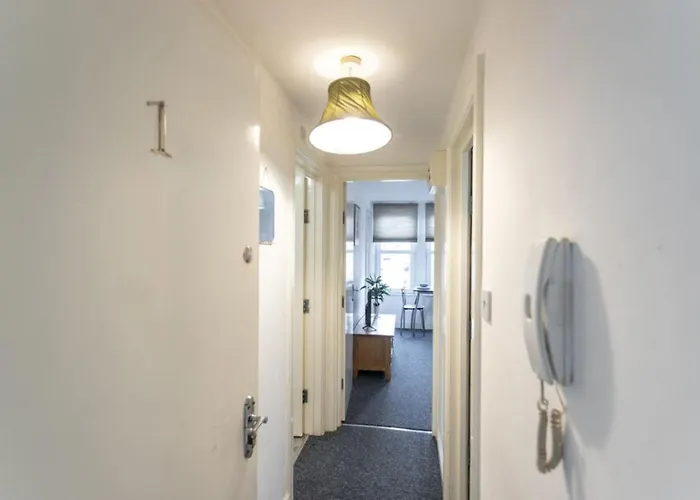 Flat 1 Sunnyside Contractor Long By Shortstayuk *