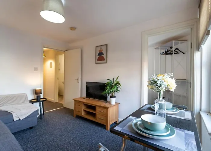 Flat 1 Sunnyside Contractor Long By Shortstayuk *